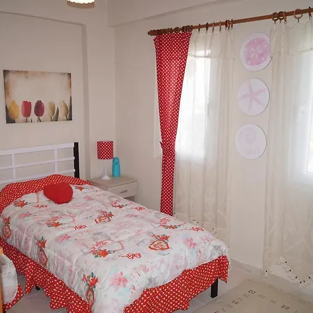 Guemuesluek Village Gümüşlük