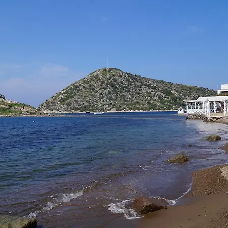 Guemuesluek Village * Gümüşlük