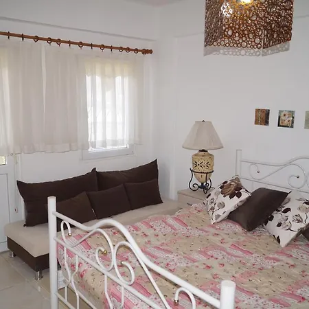 Guemuesluek Village * Gümüşlük